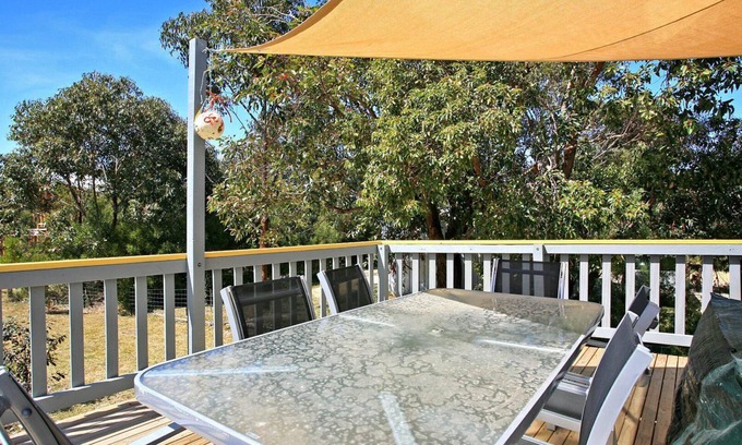 Aireys Inlet House | Alice's House - Can't Get Much Closer To The Shops & Cafes Then This