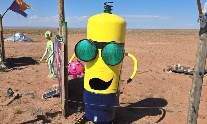 Holbrook RV Rental | Alien Acres UFO campground, car, truck, RV, tent off-grid camping
