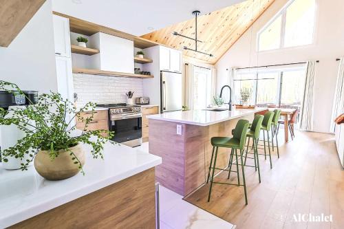 Pont-Rouge Ski Chalet | Alize Cozy Nature Escape with Spa Domaine Grand Portneuf