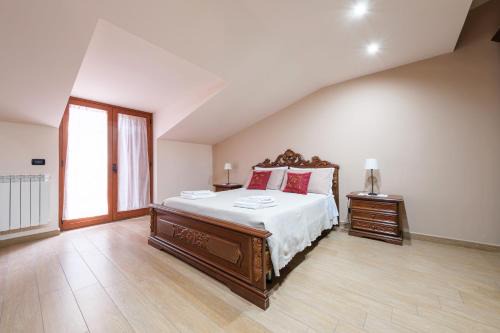 Francavilla di Sicilia Apartment | Alkantara Holiday Home