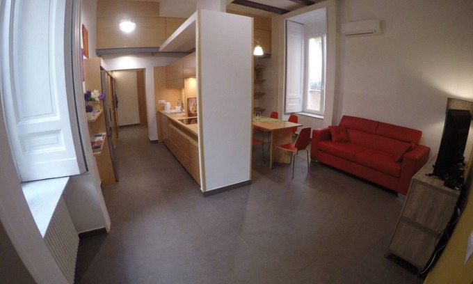 Historical Center Apartment | All'Incanto di Mary Holiday House In The Historic Center Of Naples