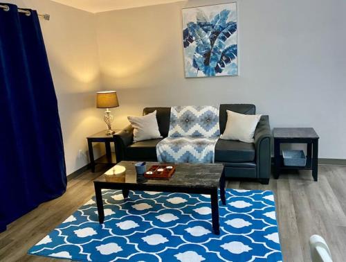 Grande Prairie Apartment | All private 2 BRoom w 2 QUEEN BEDS-1 BTHRM-FREE PARKING-FAST WI-FI-CENTRAL LOCATION