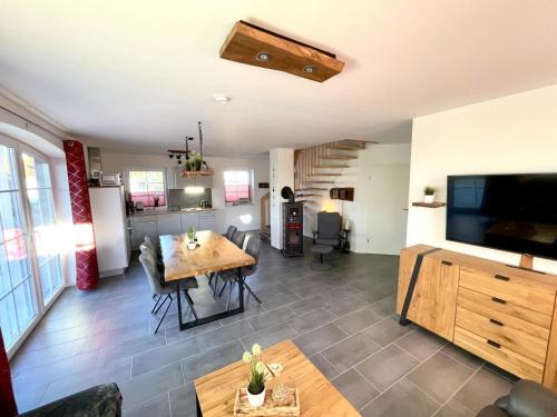 Warin House | AlleenHuus