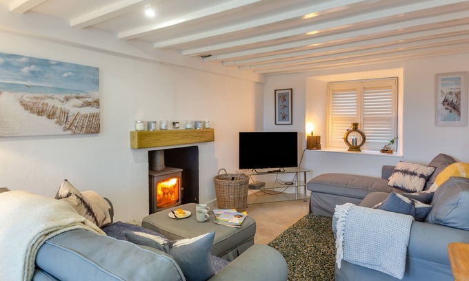 Llanfair House | Alltwen - Two Bedroom House, Sleeps 4