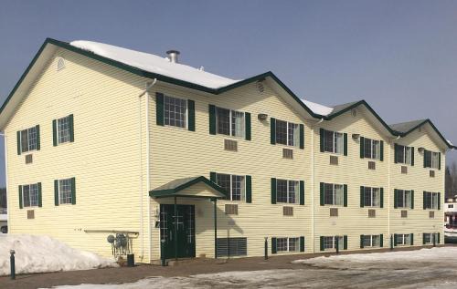 Fort Nelson Hotel | Almada Inn