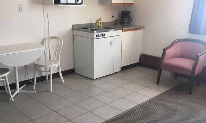 Fort Nelson Hotel | Almada Inn