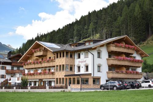 Sarentino Hotel | Almhotel Bergerhof