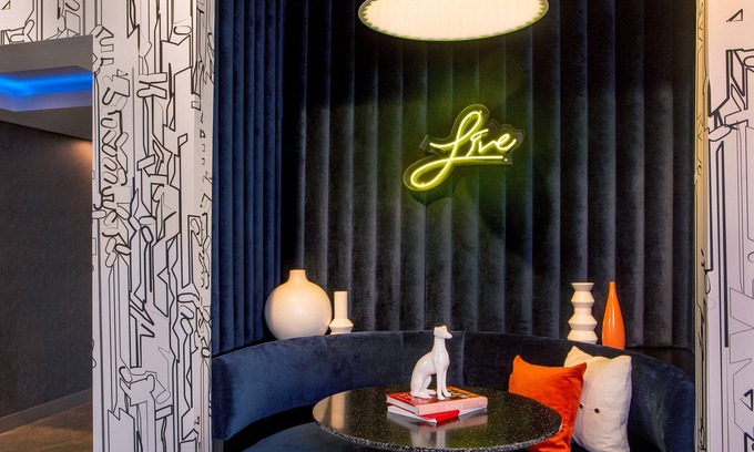 Country Club Plaza Area Hotel | Aloft Kansas City Country Club Plaza