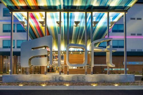 North Kansas City Hotel | Aloft North Kansas City