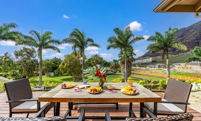 Makaha Valley House | Aloha Breeze by AvantStay | Amazing Ocean Views, Game Room, Modern Design