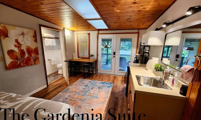 Volcano Apartment | Aloha Junction Guesthouse Suites, stay and explore Kilauea Volcano Hawaii