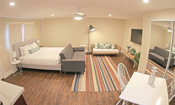 Haleiwa House | Aloha Studio/Haleiwa/Turtle beach/AC/30 day min