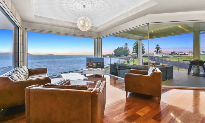 Waterhouse Apartment | Aloha Waterfront Properties