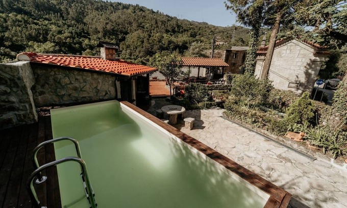 Canicada House | Alojamento T4 Gerês-Junto ao Rio