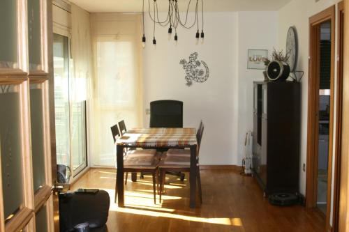 Terrassa Apartment | Alojamiento entero luminoso y bien ubicado en Terrassa Barcelona 3habitaciones 2baños