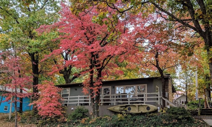 Eucha Cottage | ALOT OF GREAT DATES AVAILABLE LAKEFRONT NEVER A CLEANING FEE