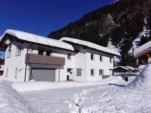 Partenen Apartment | Alpenchalet Breitspitz