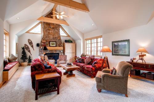 Four O'Clock House | Alpenglow Home by Ski Country Resorts