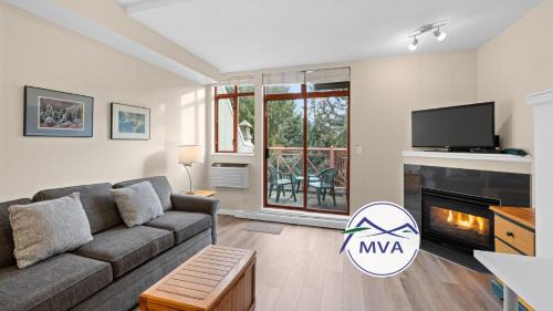 Village North Apartment | Alpenglow Lodge Studio with park view by MVA