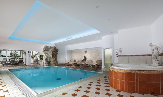 Berchtesgaden Hotel | Alpenhotel Weiherbach Berchtesgaden Hallenbad und Sauna