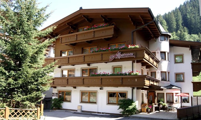 Lanersbach Apartment | Alpenrose Tux