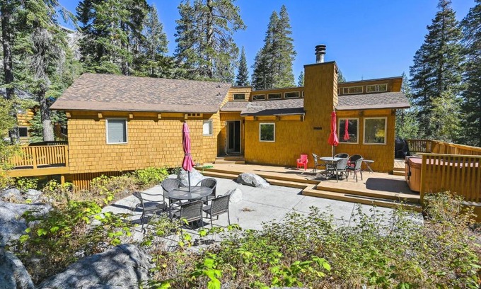 Alpine Meadows House | Alpine Adventure- Shuttle to Ski Lifts- Hot Tub- Pet Friendly