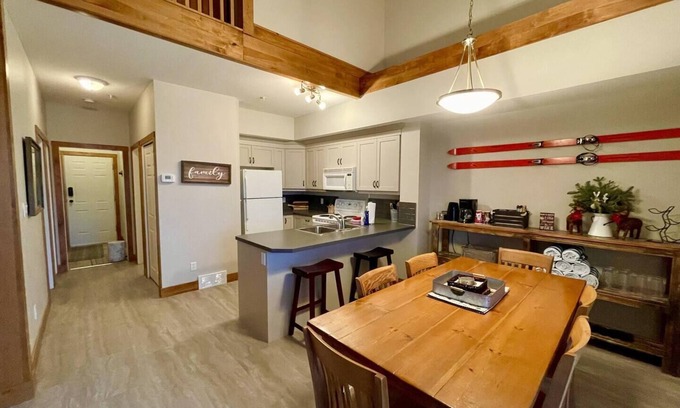East Kootenay Condo | Alpine Bliss Awaits: Beautiful Mountain Home with Hot Tub