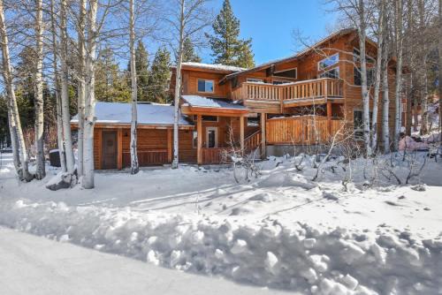Alpine Meadows House | Alpine Chalet Nature Lovers Rejoice Chic 4 BDR