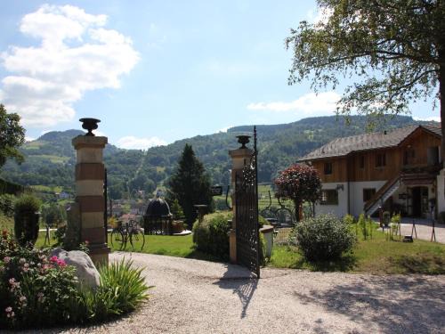 Le Thillot Ski Chalet | Alpine Chalet near Cafés