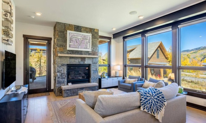 Silverthorne House | Alpine Drift Luxury Rental, Pet Friendly, Private Firepit