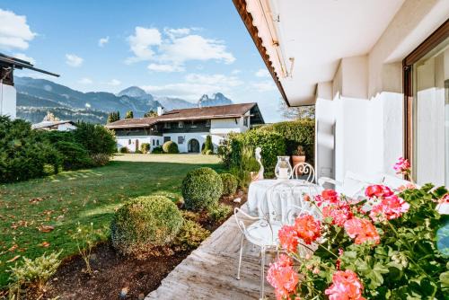Garmisch-Partenkirchen Apartment | Alpine Garden Suite