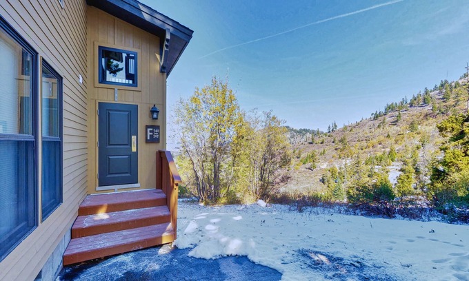 Boise Condo | Alpine getaway with easy hiking & ski-in/ski-out access