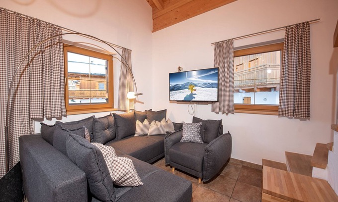 Hochkrimml House | Alpine hut with breathtaking mountain views and close to the slopes