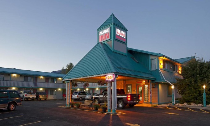 Valemount Hotel | Alpine Inn