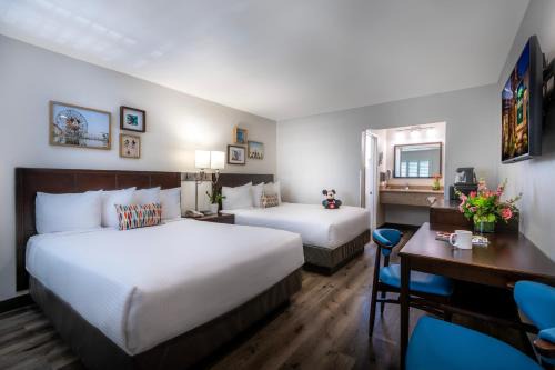 Anaheim Resort Hotel | Alpine Inn near Convention Center and the Park