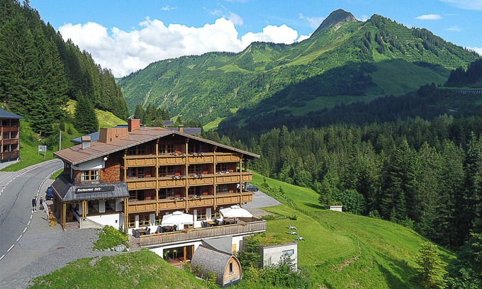 Damuels Hotel | Alpine Lifestyle Berghotel Madlener