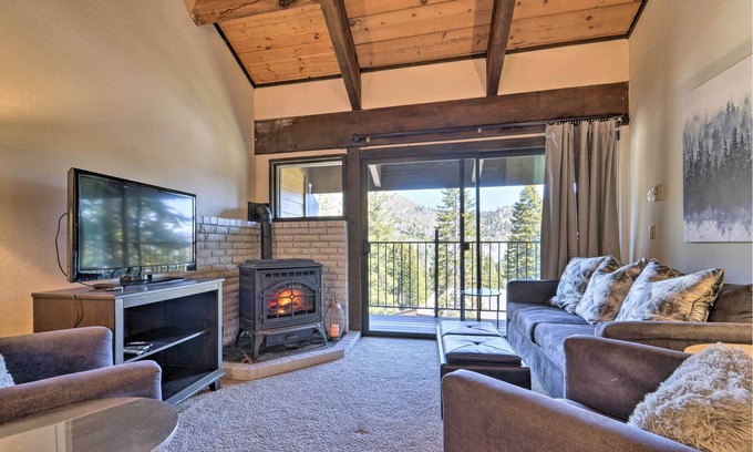 Alpine Meadows Condo | Alpine Meadows Condo w/Mtn Views Near Lake Tahoe
