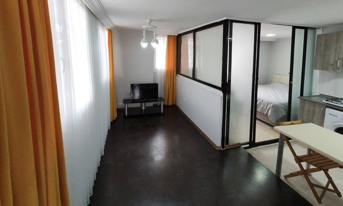 Old Town House | ALSANCAK 2 MIN WALKING DISTANCE TO THE SEA EXCELLENT LOCATION