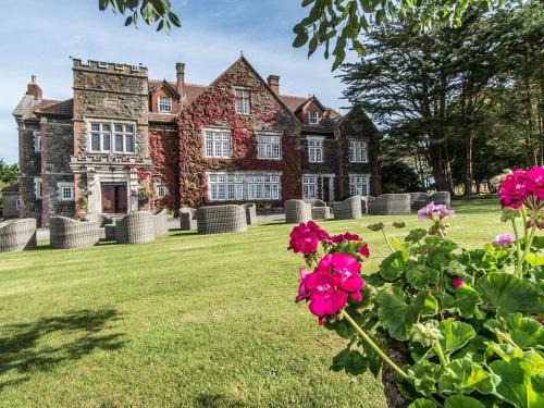 Newton Ferrers House | Alston Hall