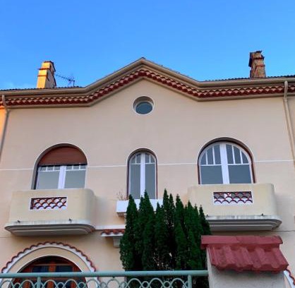 Bourg-les-Valence House | ALTA