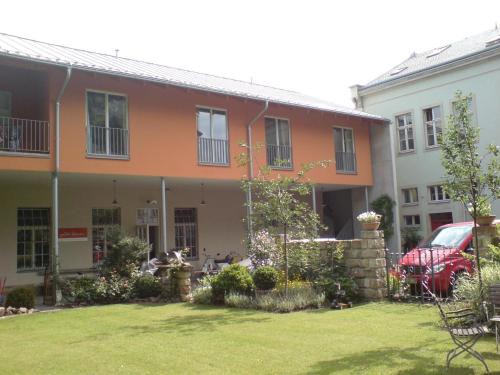 Outer Neustadt House | Alte Remise