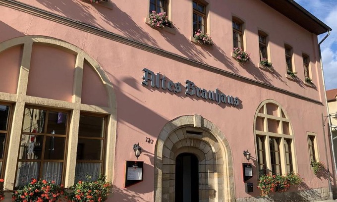 Weissenfels Hotel | Altes Brauhaus
