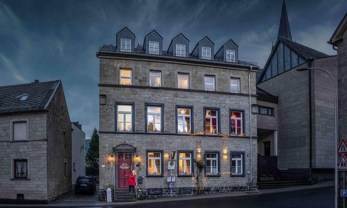 Weibern House | Altes Schwesternhaus - Homesite Apartments