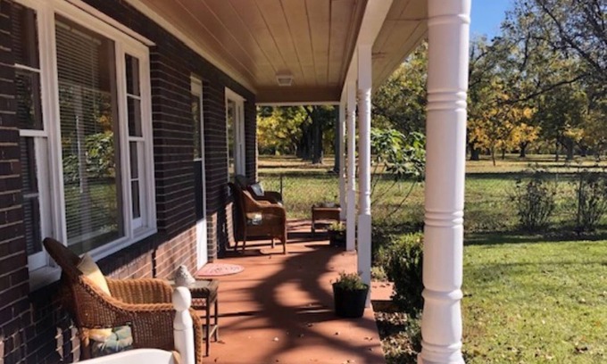 Climax Cottage | Although a country setting, the cottage has all modern conveniences & comforts
