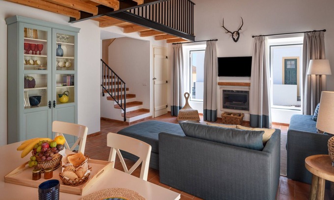 Donalda Villa | ALTIDO Chic cottage w/pool,daily clean&breakfast Quinta da Donalda’s Casa