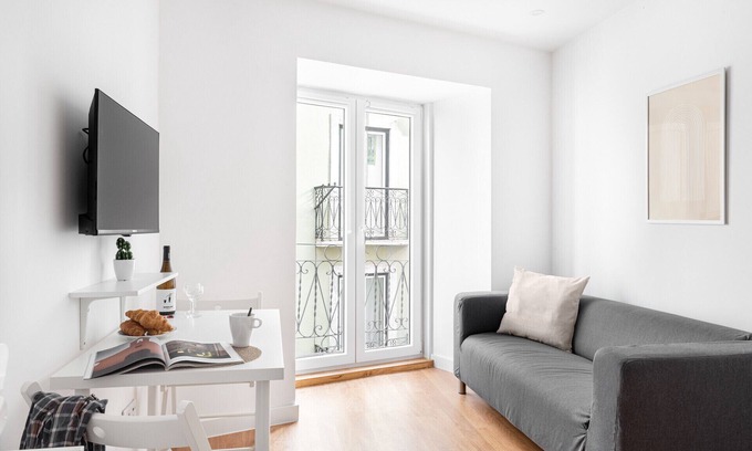 Sacramento Apartment | ALTIDO Fabulous 1-BR Flat in Perfect Centre
