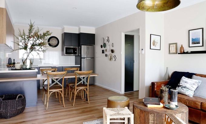 Bright Apartment | Altitude One - Bright