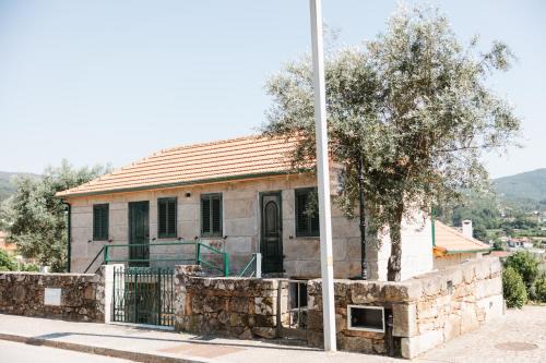 Alvarenga Villa | Alvarenga Apartments