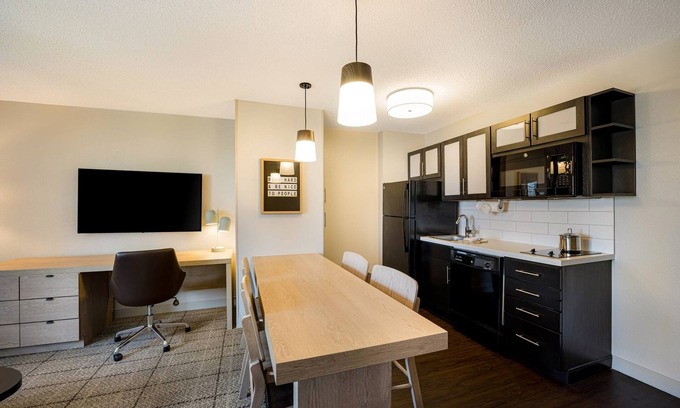 Exchange Place North Hotel | Always a Great Idea To Unwind! 4 Comfortable Units, Close to Statue of Liberty