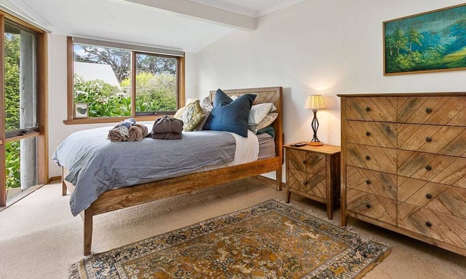Apollo Bay House | ALYESKA ORGANIC FARMHOUSE - spectacular views
